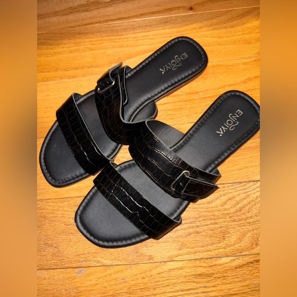 Enjoiya Adjustable Black Slide Sandals Size 9.